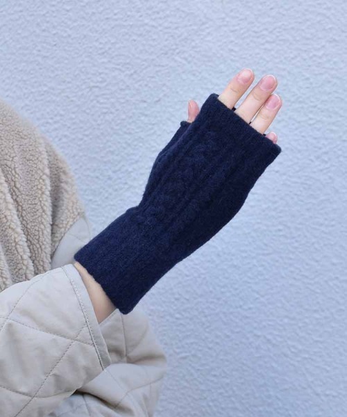 Bleu Bleuet（ブルーブルーエ） 手袋 ケーブル柄編みフィンガーレス
