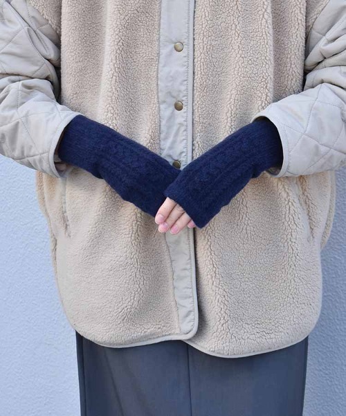 Bleu Bleuet（ブルーブルーエ） 手袋 ケーブル柄編みフィンガーレス