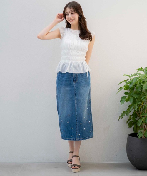 美品　ノエラ　ボタニカル刺繍　デニムタイトスカート　Noela Noela（ノエラ）の「ペプラムディティールタイトスカート