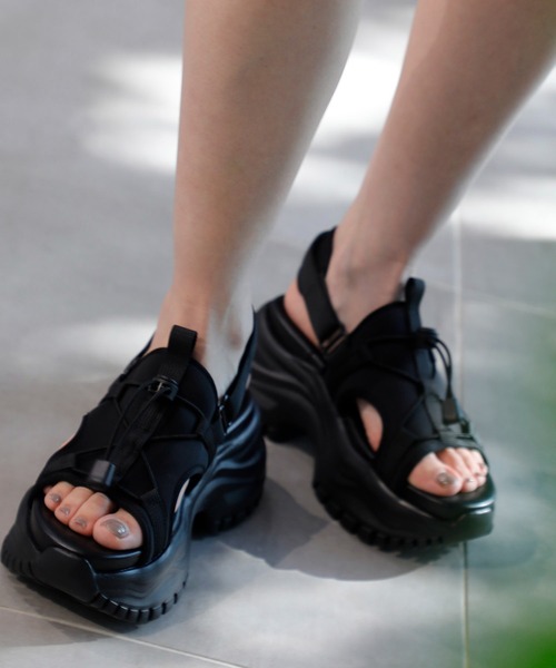 STUDIOUS ブラック 厚底サンダル STUDIOUS サンダル 「STUDIOUS/ステュディオス」「走れる8cm