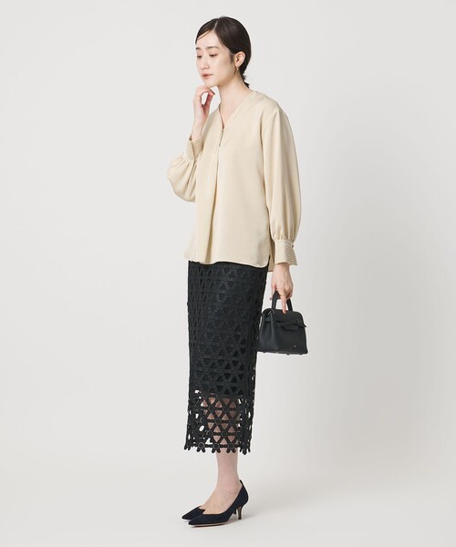 UNITED ARROWS（ユナイテッドアローズ） ブラウス シャツ サテン V