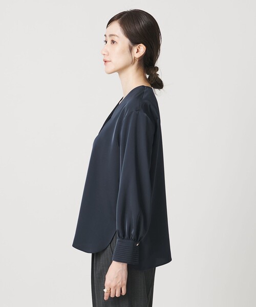 ユナイテッドアローズ　ブラウス　トップス　ネイビー UNITED ARROWS（ユナイテッドアローズ） ブラウス シャツ サテン V