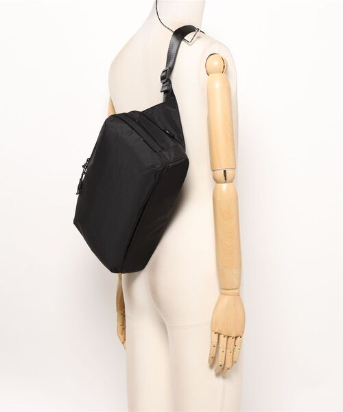 NOIR（ノワール） ショルダーバッグ Individually shoulder メンズ