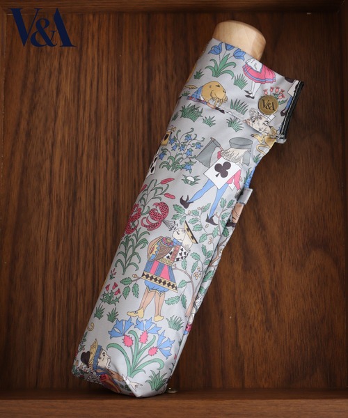 V&A☆不思議の国のアリス☆折りたたみ晴雨兼用傘☆新品 FUNALIVE 折りたたみ傘 V＆A晴雨兼用一級遮光アリス柄ミニ折傘