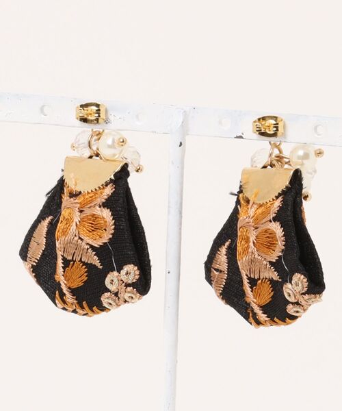 TONE（トネ） ピアス 「Lily accessory」じゃらじゃらインド刺繍リボン