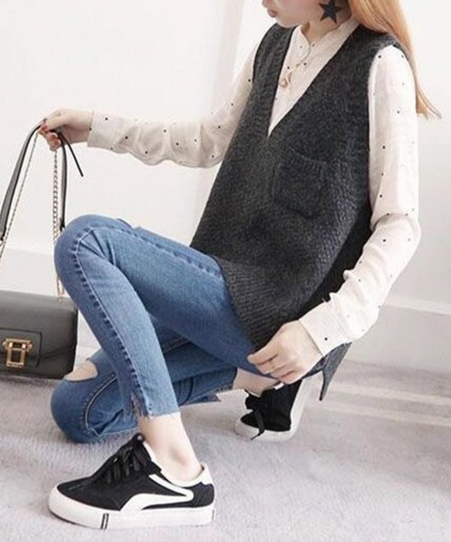 avec deuxclefs ネイビー Vネック ベスト　ジレ M CLEL（クレイル） ベスト ジレ 「CLEL」Basic Embroidered V-Neck Knit