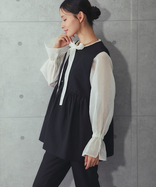 未使用　トゥービーシック　ジレ　ベスト　ポリエステルツイル ジレ　ペプラム SMILE ORCHID（スマイルオーキッド） ベスト ジレ ドット柄ペプラム