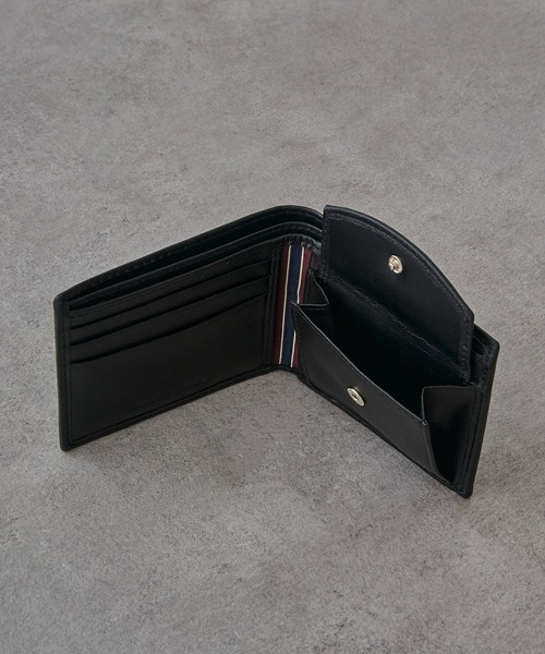 新品　トミーヒルフィガー　二つ折りタイプ　財布　  TOMMY HILFIGER（トミー・ヒルフィガー） 二つ折り 二つ折り財布 財布