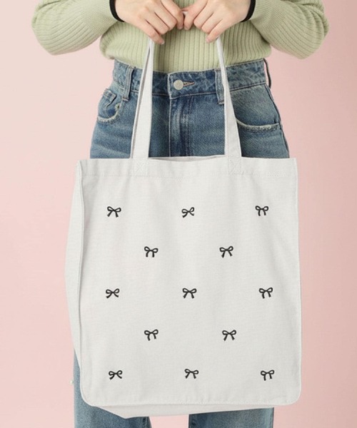 Ober Tashe（オーバータッシェ） トートバッグ リボン刺繍キャンバス