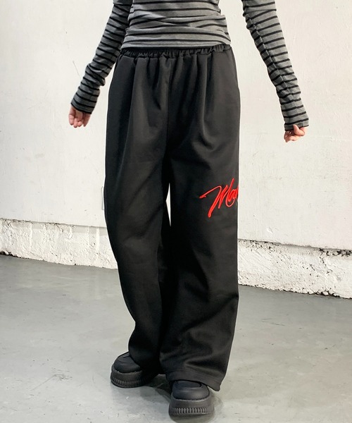 ブラックジャージパンツ ロゴ入り パンツ a.p.o.v. メタリックサイドラインジャージパンツ メンズ