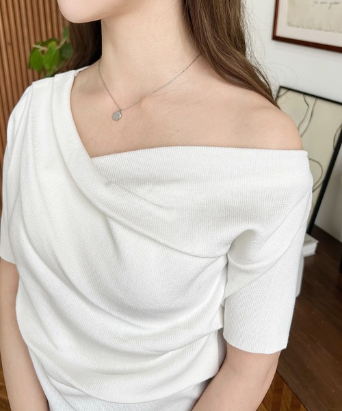 美品✨AKIRANAKA ドレープパネルリブニット サマーニット　ホワイト　春夏 moment+ サマーニット ニット セーター ワンショルドレープSS5分袖