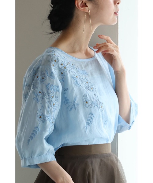 cawaii ブラウス シャツ 晴れ渡る青空ブルーの花刺繍ブラウストップス