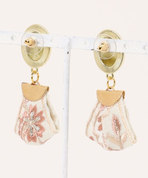 TONE（トネ） ピアス 「Lily accessory」揺れるインド刺繍リボンピアス