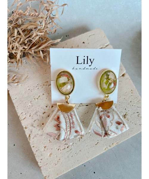 TONE（トネ） ピアス 「Lily accessory」揺れるインド刺繍リボンピアス