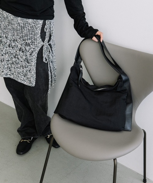 BEAURE ブラックショルダーバッグ Beau're（ヴュレ） ショルダーバッグ バッグ BEAURE レザー コンビ