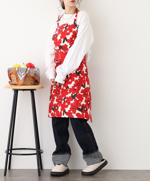 未使用　LEONARD FASHIONフラワープリントエプロンレッド　レオナール l'atelier Nuuit（アトリエ ヌイ） エプロン フラワープリントショート