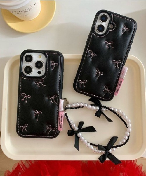 CELINE ブラック iPhone 11 ケース キルティング Celine iPhone Case Crossbody for iPhone | uCaseSpot