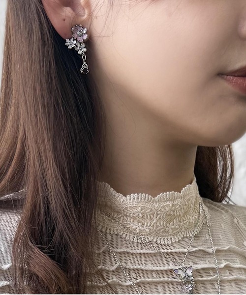 ANNA SUI（アナスイ） イヤリング 蝶 小花モチーフ イヤリング