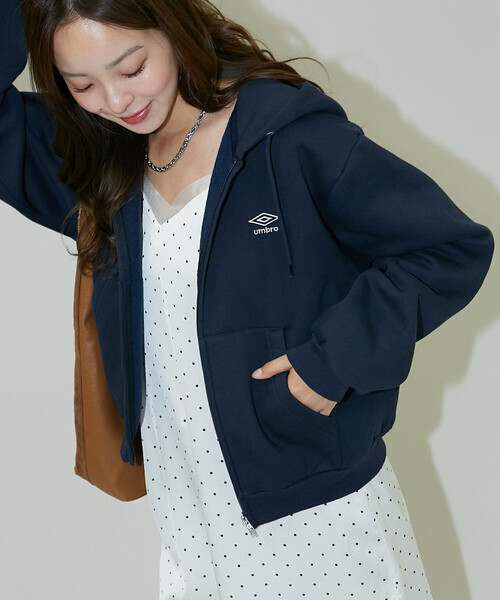 umbro（アンブロ） ジップアップパーカー フリ- ネイビー レディース