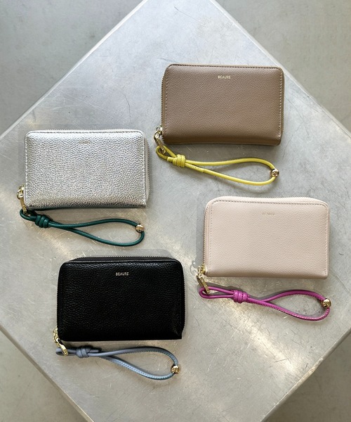 BEAURE　シルバー　カウレザー　ハンドストラップ付きラウンドミニウォレット Beau're 財布 BEAURE ヴュレ カウレザー ハンドストラップ付き