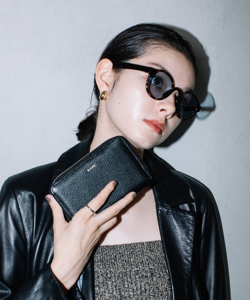 BEAURE　シルバー　カウレザー　ハンドストラップ付きラウンドミニウォレット Beau're 財布 BEAURE ヴュレ カウレザー ハンドストラップ付き