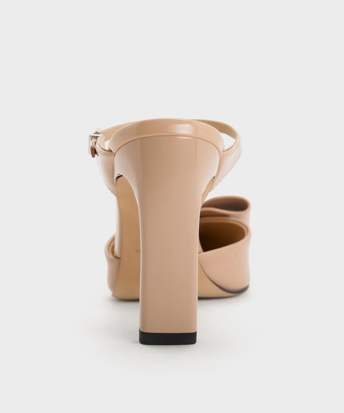 ミュールバウアー☆美品 CHARLES ＆ KEITH サンダル Lu ルー パテントレザーボウブレード