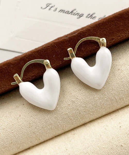 ピアス 秋冬に映える大人可愛い上品ハートピアス／顔まわりに華やぎを