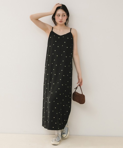 新品未使用sea ny 黒 花柄刺繍 フリンジキャミソール HEILIS（ヘイリス） ワンピース 「Nanami Original」花柄刺繍キャミ