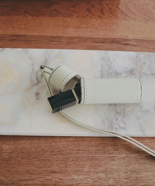 ETRE TOKYO（エトレトウキョウ） タンドレザージップリップケース