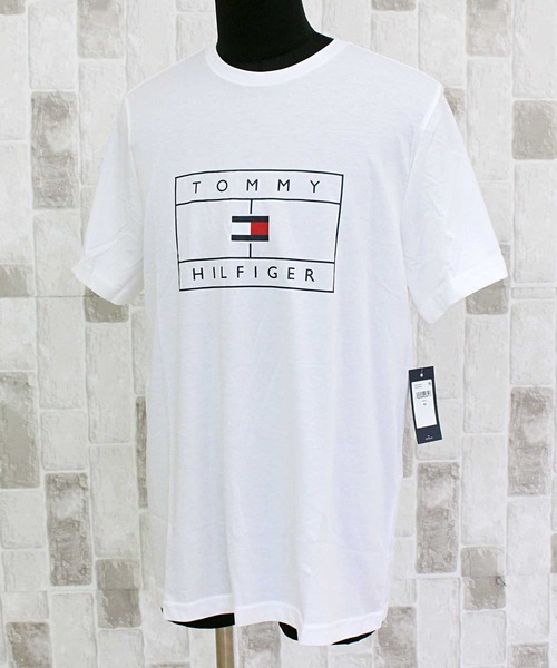トミー ヒルフィガー   クルーネックフラッグTシャツ （ホワイト） トミー ヒルフィガー TOMMY HILFIGER クルーネックフラッグT