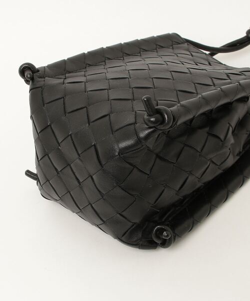 即日発送BOTTEGA VENETA ブラックショルダーバッグ** BOTTEGA VENETA ブラックショルダーバッグ