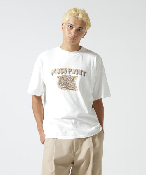 REMI RELIEF×HUG O WaRコラボT PAWSOME ホワイト REMI RELIEFXHUG O WaRコラボクルーネックトレーナー REMI RELIEFXHUG