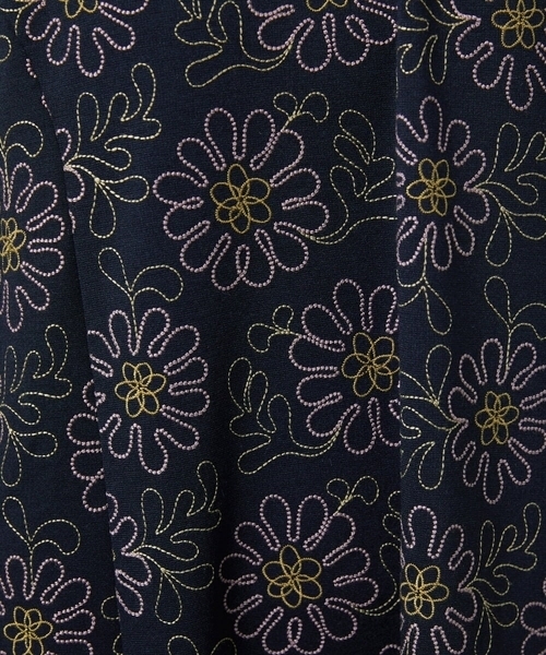 ワンピース Crisantemo curvo フラワー総刺繍ワンピースの画像