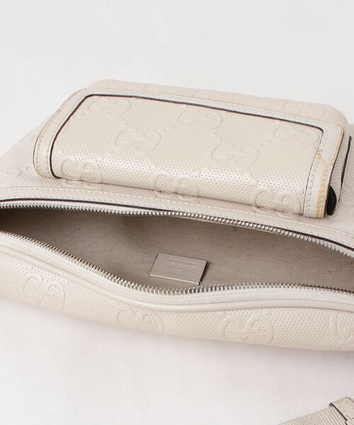 GUCCI ホワイト ボディバッグ GUCCI ホワイト ボディバッグ GUCCIのボディバッグ/ウエストポーチ