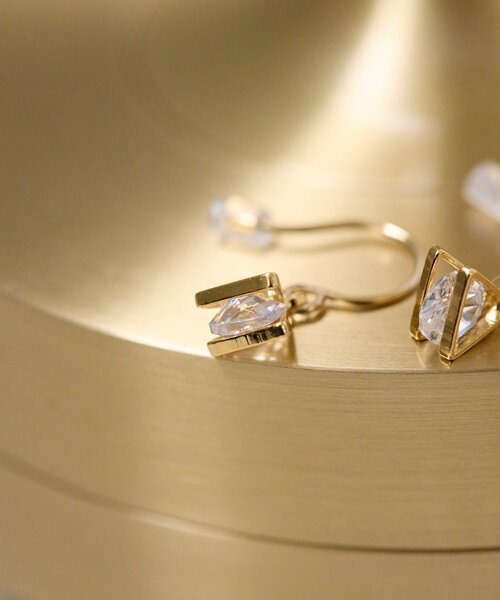 ピアス 三角×ジルコニアピアス レディースの画像