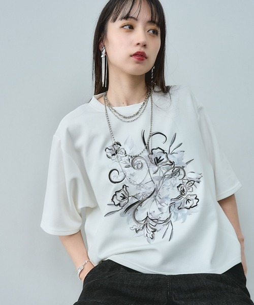 tシャツ アートフラワーシシュウTシャツ(HARE) レディースの画像