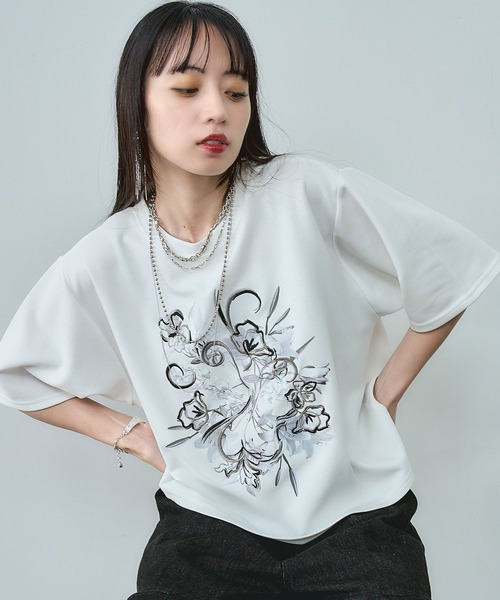 tシャツ アートフラワーシシュウTシャツ(HARE) レディースの画像