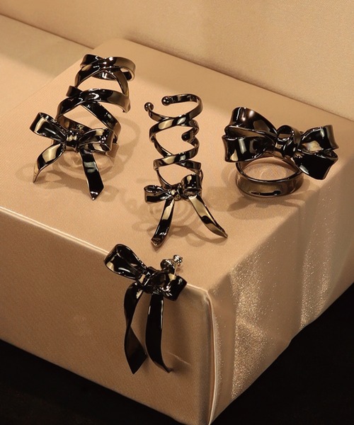 人気大割引 BY LOVE e.m. リボンピアス/レディース/バレエコア ピアス アクセサリー