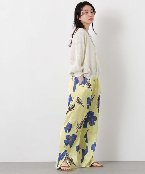 ワイドパンツ パンツ Ｂｉｇフラワーサテンパンツ レディースの画像
