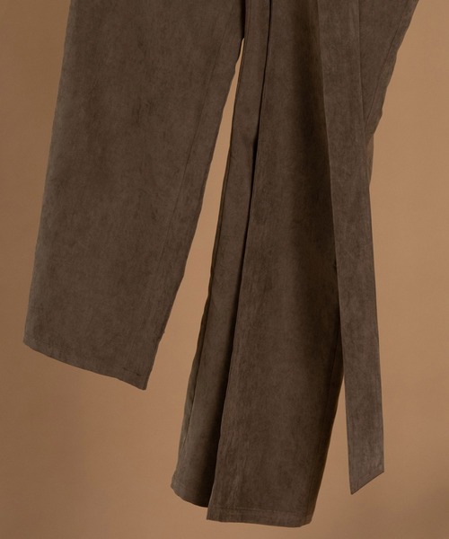 amiur スウェードライクラップパンツ Amiur（エミレ）の「suede like wrap pants（その他パンツ