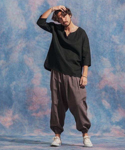 「Jih Nunc」 イージーパンツ S ベージュ メンズの画像