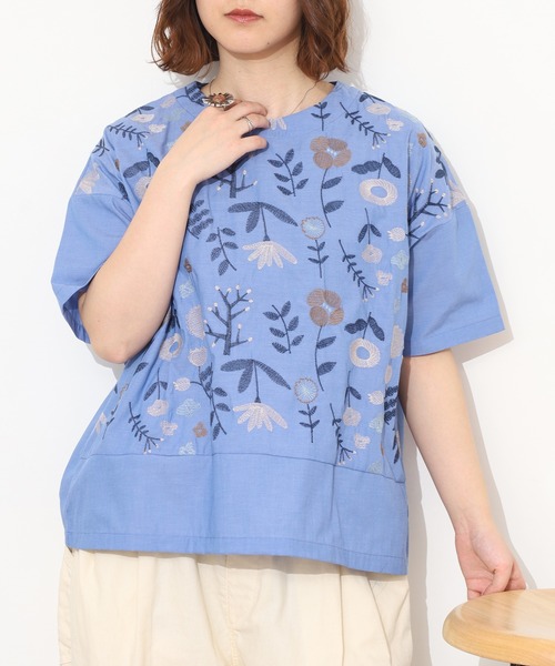 3666【美品】45R　半袖ブラウス 総刺繍 プルオーバー 麻 リネン 青 M Emago（イマゴ） リネンシャツ ブラウス シャツ 夏 半袖 お花刺繍