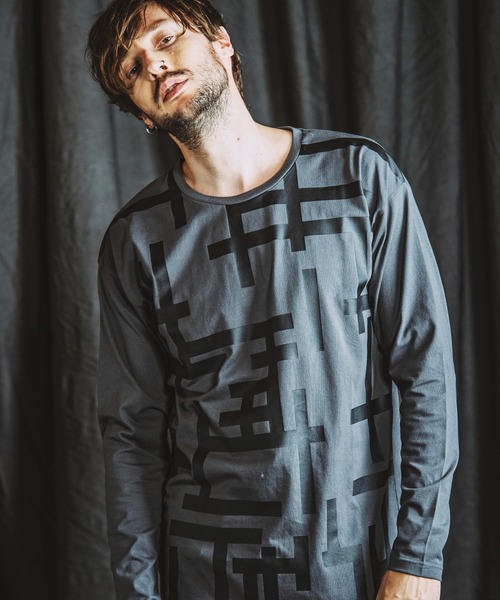 NO ID.（ノーアイディー） tシャツ ジオメトリックプリントBIG-PO