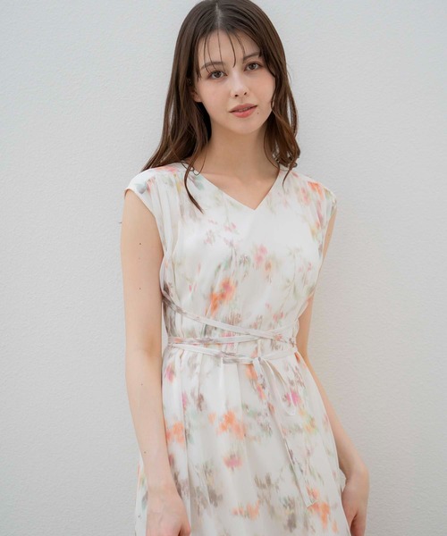 【未使用】　シャドーフラワーワンピース　Noela 楽天市場】【SALE／70%OFF】シャドーフラワーワンピ Noela