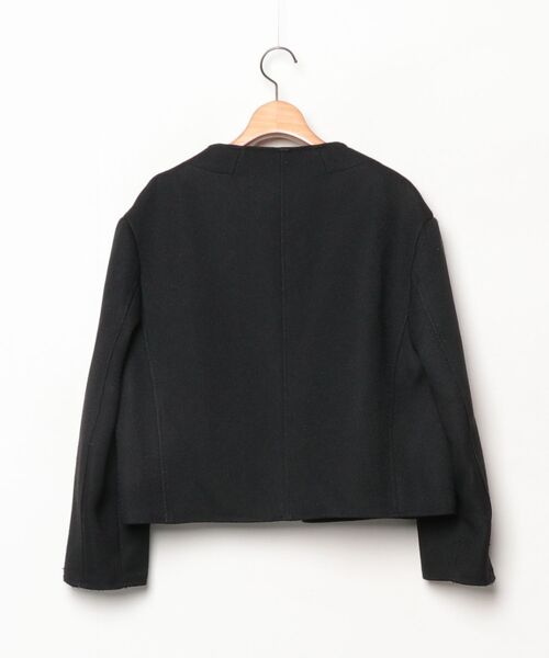 美品 アドーア ノーカラーブルゾン 圧縮ウール 薄手ライトアウター ブラック 美品 アドーア ノーカラーブルゾン 圧縮ウール 薄手ライトアウター