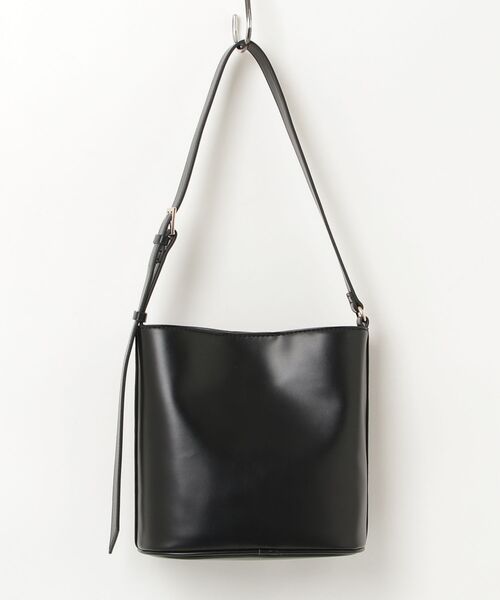 GUESS（ゲス） ショルダーバッグ バッグ TASHA BUCKET バッグ