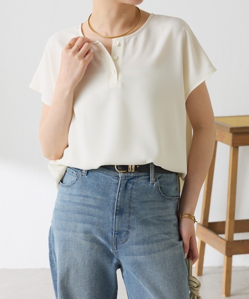 tシャツ 大人キレイ目フレンチロゴスリーブTシャツ/WEB限定 レディースの画像