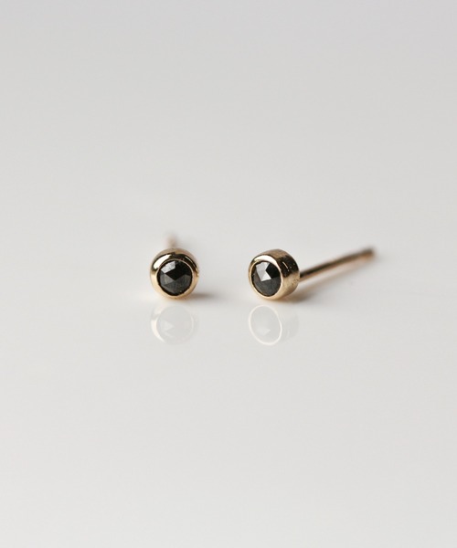 ピアス 一石 ブラックダイヤモンド 0.1ct ピアス | K10YG レディースの画像