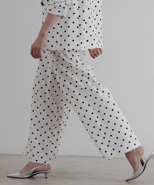 ワイドパンツ パンツ タックプリーツフレアパンツ レディースの画像