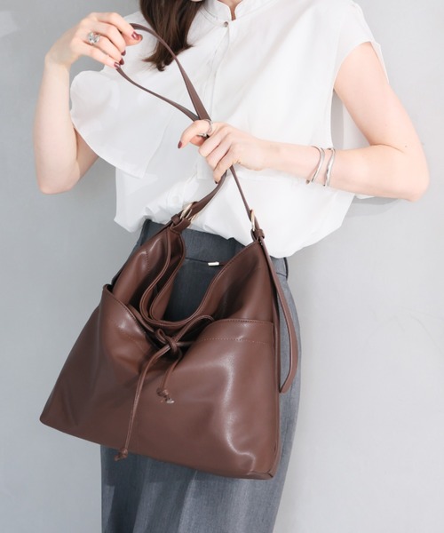 新品未使用ショルダーバック　WEST　① VIVIAN（ヴィヴィアン） ショルダーバッグ バッグ ソフトドロー